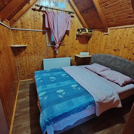 Bungalovi Vukovic 모이코바츠 외부 사진